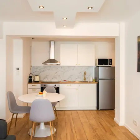 Апартаменты A4 Staywiz Us-2p Au Coeur De Les Pins 5min - Ac Balcon *